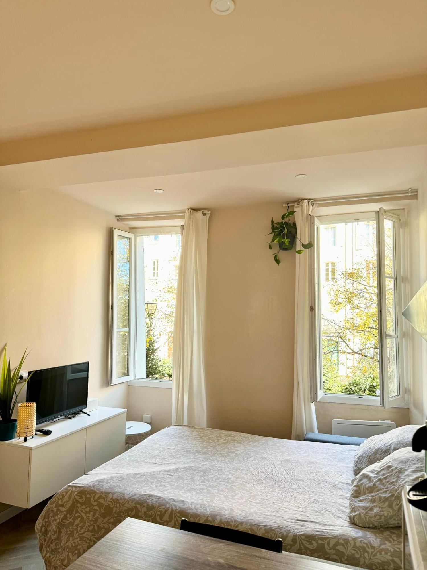Studio Malibu Central, Lumineux Et Confortable Lejlighed Hyères Eksteriør billede